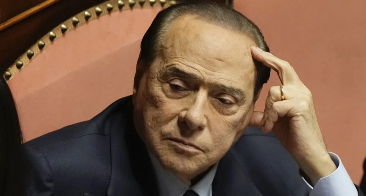 Silvio Berlusconi hayatını kaybetti